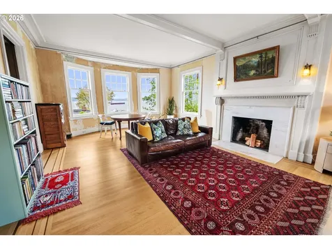 1684 Irving Avenue Astoria OR 97103