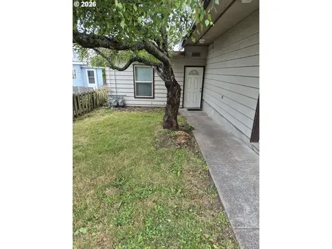 938 SW 11th Street Newport OR 97365