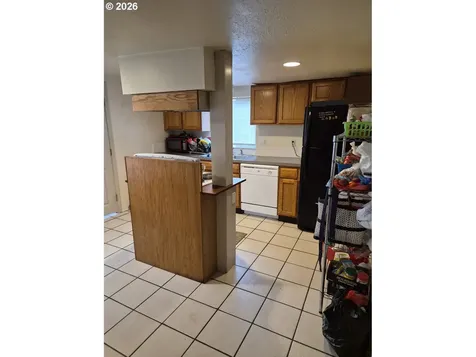 938 SW 11th Street Newport OR 97365