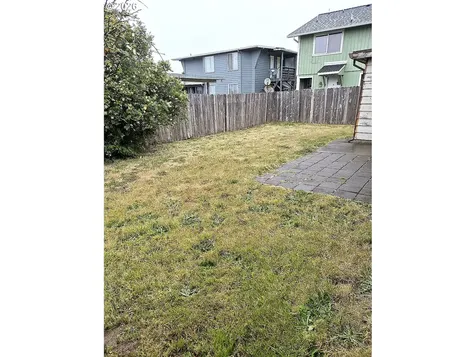938 SW 11th Street Newport OR 97365