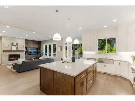 4726 SW 60th Place Portland OR 97221