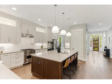 4726 SW 60th Place Portland OR 97221