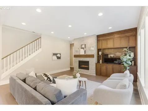 4726 SW 60th Place Portland OR 97221
