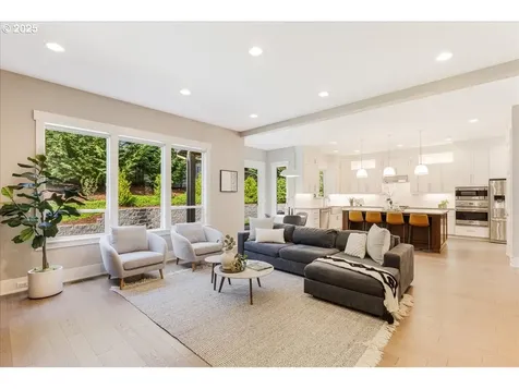 4726 SW 60th Place Portland OR 97221