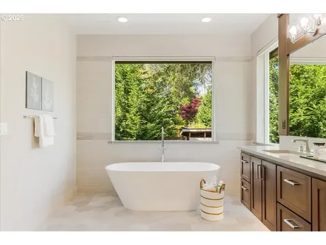 4726 SW 60th Place Portland OR 97221