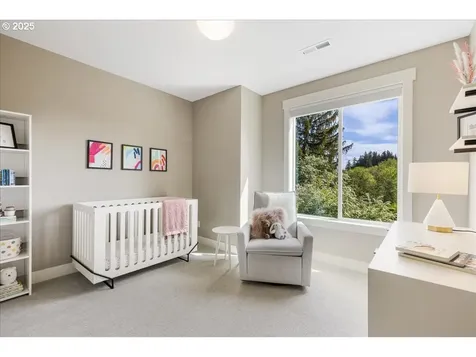 4726 SW 60th Place Portland OR 97221
