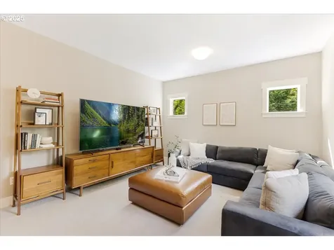 4726 SW 60th Place Portland OR 97221