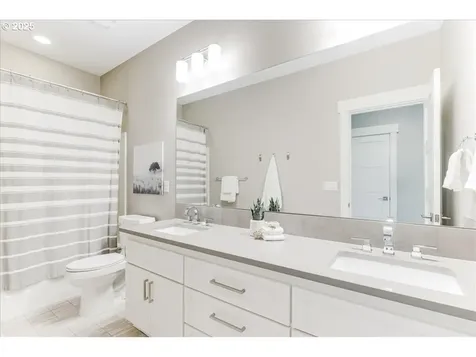 4726 SW 60th Place Portland OR 97221