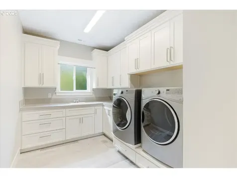 4726 SW 60th Place Portland OR 97221