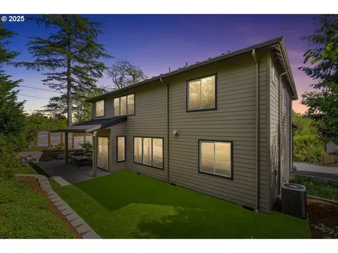 4726 SW 60th Place Portland OR 97221