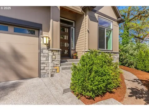 4726 SW 60th Place Portland OR 97221