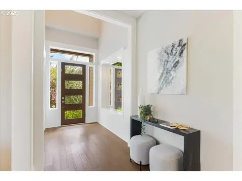 4726 SW 60th Place Portland OR 97221