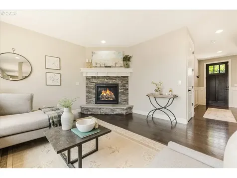 2025 De Vries Way West Linn OR 97068