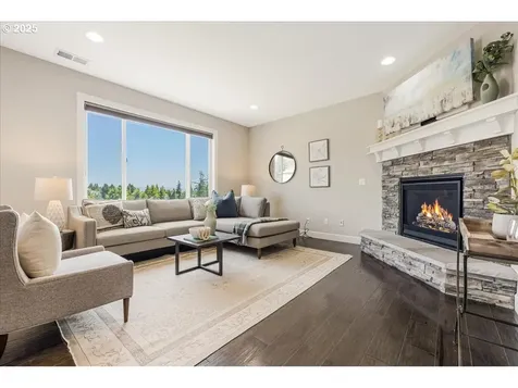 2025 De Vries Way West Linn OR 97068