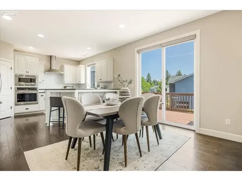 2025 De Vries Way West Linn OR 97068
