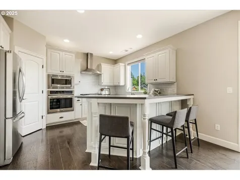 2025 De Vries Way West Linn OR 97068