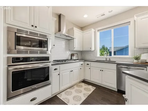 2025 De Vries Way West Linn OR 97068