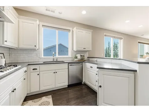 2025 De Vries Way West Linn OR 97068