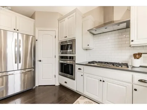 2025 De Vries Way West Linn OR 97068
