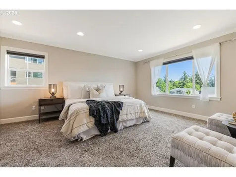 2025 De Vries Way West Linn OR 97068
