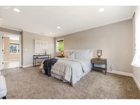 2025 De Vries Way West Linn OR 97068