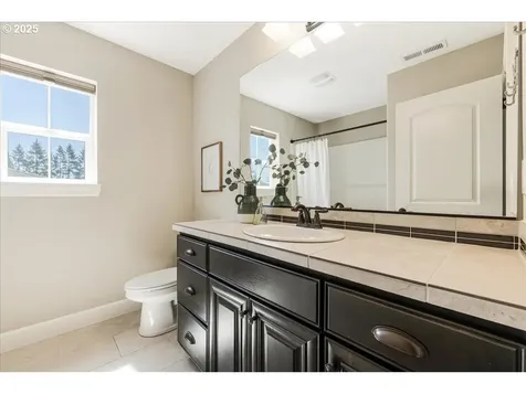 2025 De Vries Way West Linn OR 97068