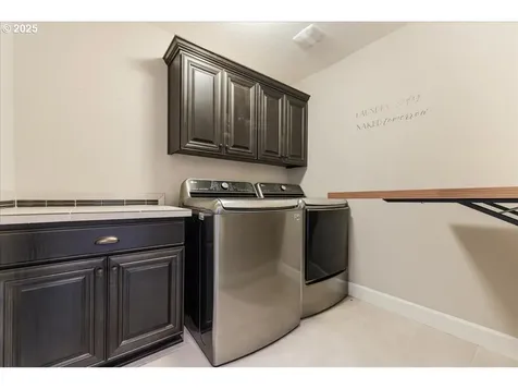 2025 De Vries Way West Linn OR 97068