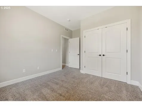 2025 De Vries Way West Linn OR 97068