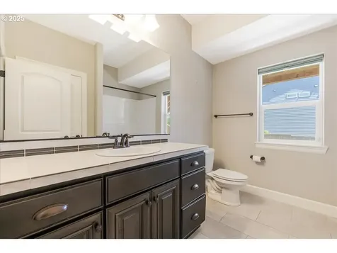 2025 De Vries Way West Linn OR 97068
