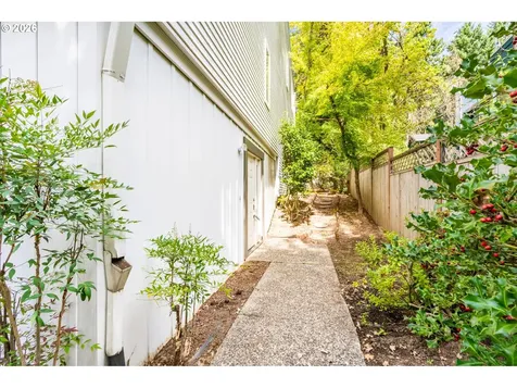 1442 SW 66th Avenue Portland OR 97225