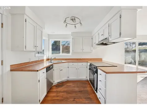 495 Angelee Court Lebanon OR 97355