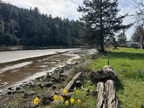 5142 SE Hwy101 Lincoln City OR 97367