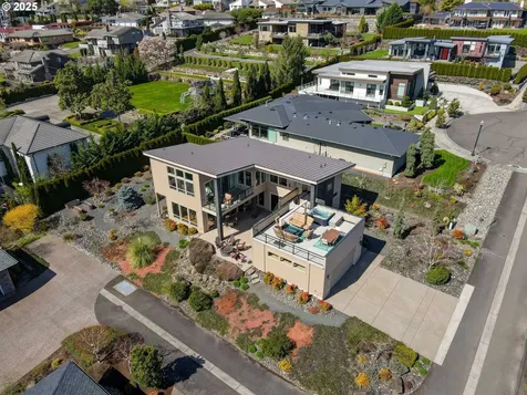 1512 SE Hawks View Court Vancouver WA 98664