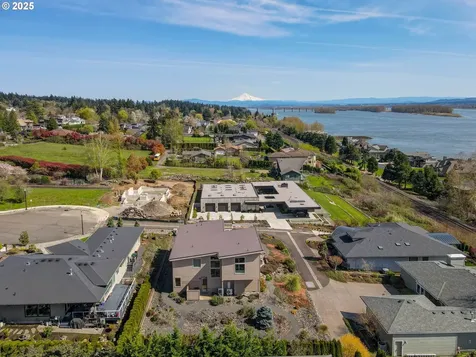1512 SE Hawks View Court Vancouver WA 98664