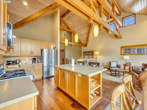 132 E Surfcrest Avenue Cannon Beach OR 97110