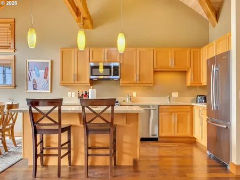 132 E Surfcrest Avenue Cannon Beach OR 97110