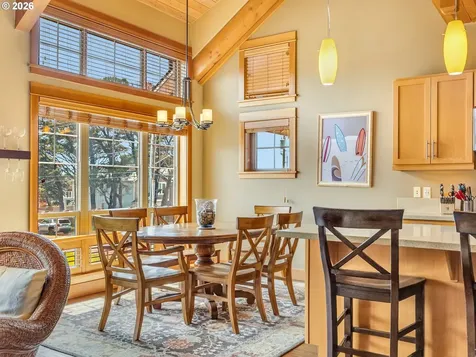 132 E Surfcrest Avenue Cannon Beach OR 97110