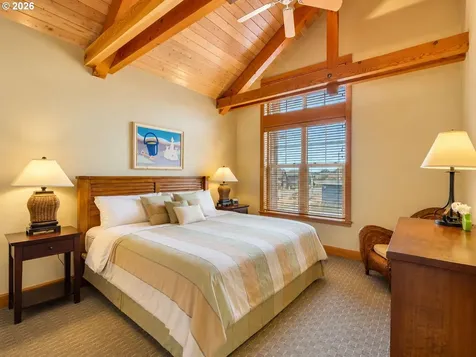 132 E Surfcrest Avenue Cannon Beach OR 97110