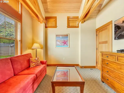 132 E Surfcrest Avenue Cannon Beach OR 97110