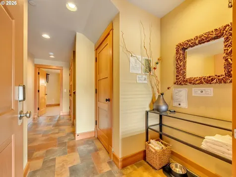 132 E Surfcrest Avenue Cannon Beach OR 97110