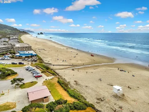 132 E Surfcrest Avenue Cannon Beach OR 97110