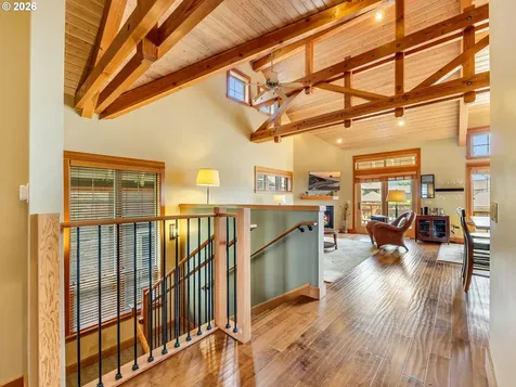 132 E Surfcrest Avenue Cannon Beach OR 97110