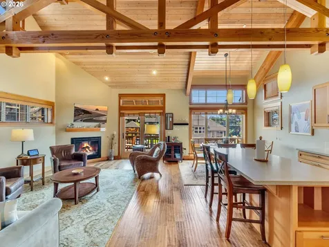 132 E Surfcrest Avenue Cannon Beach OR 97110