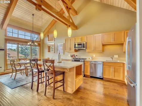 132 E Surfcrest Avenue Cannon Beach OR 97110