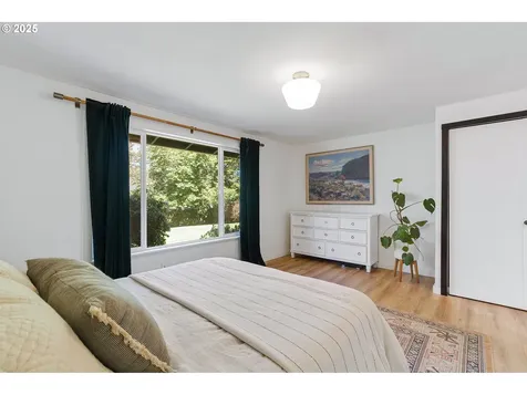 5033 SW Evelyn Street Portland OR 97219
