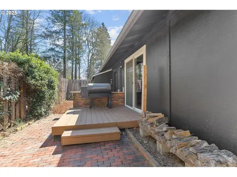 5033 SW Evelyn Street Portland OR 97219