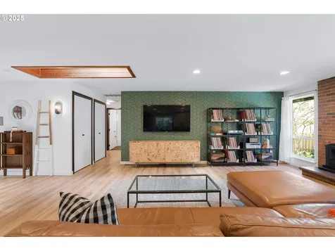 5033 SW Evelyn Street Portland OR 97219