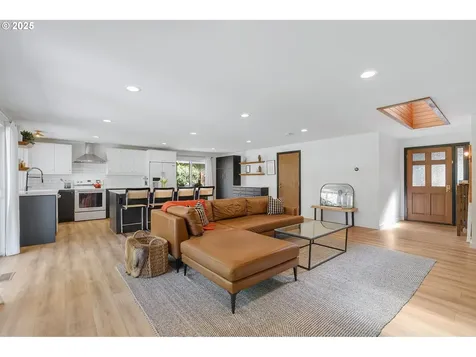 5033 SW Evelyn Street Portland OR 97219