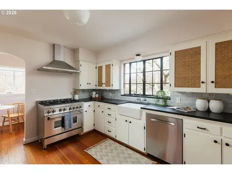 1128 NE Knott Street Portland OR 97212