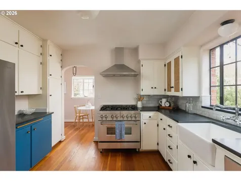 1128 NE Knott Street Portland OR 97212